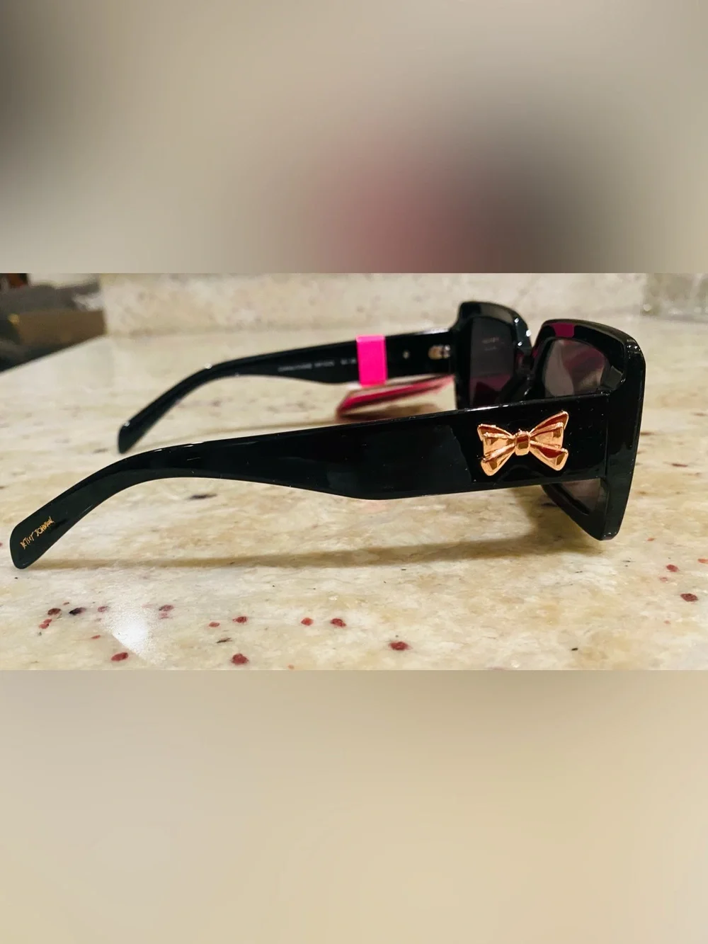🕶️💗 Betsey Johnson Black Square Sunglasses - NWT